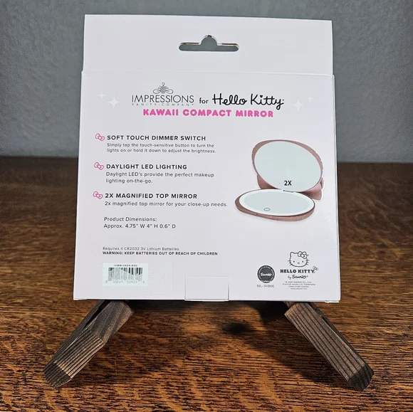 Hello Kitty Kawaii Battery Compact Mirror with Special Finish NIB - Picture 5 of 5